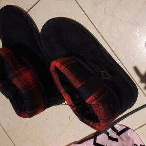 BLACK & RED Plaid ANKLE BOOTS booties 3M WATER RESISTANT 💧 & Hallmark Gift Bag